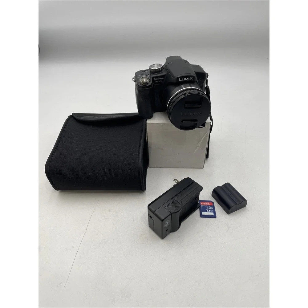 PANASONIC Lumix DMC-FZ28 Digital Camera 10MP / 18X Zoom+Battery+Charger+SD Card